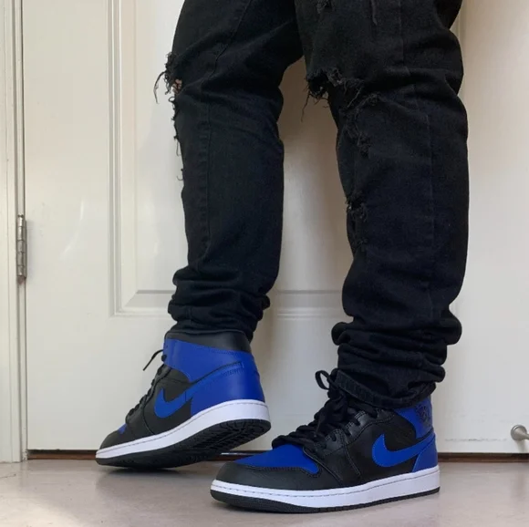 NWOT Men's Jordan 1 Mid - Picture 3 of 11